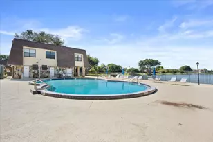 402 Springdale Cir, Lake Worth, FL 33461 - Photo 24