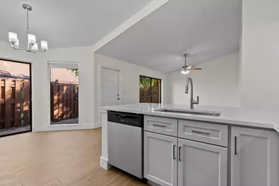 402 Springdale Circle #40-B, Lake Worth, FL 33461 - Photo 2