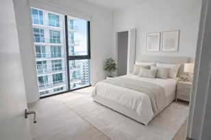 31 SE 6th St, Miami, FL 33131 - Photo 6