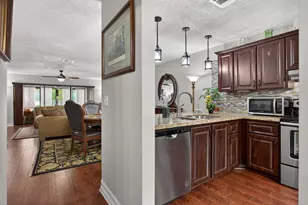 2122 NE 44th St, Lighthouse Point, FL 33064 - Photo 10