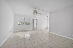 93 Dorchester E, West Palm Beach, FL 33417 - Photo 2