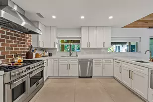 125 Cascade Ln, West Palm Beach, FL 33404 - Photo 8