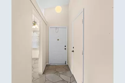 8101 Sweetbriar Way #B, Boca Raton, FL 33496 - Photo 2