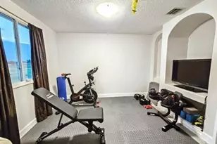 1225 Avondale Ln, West Palm Beach, FL 33409 - Photo 10