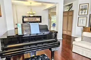 1225 Avondale Ln, West Palm Beach, FL 33409 - Photo 6