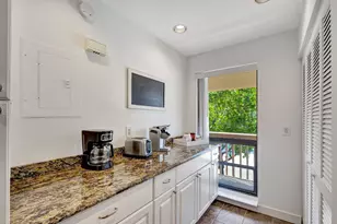 348 Brackenwood Cir, Palm Beach Gardens, FL 33418 - Photo 20