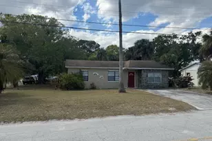 301 N 30th St, Fort Pierce, FL 34947 - Photo 1