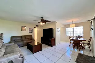 76 Sheffield D, West Palm Beach, FL 33417 - Photo 2