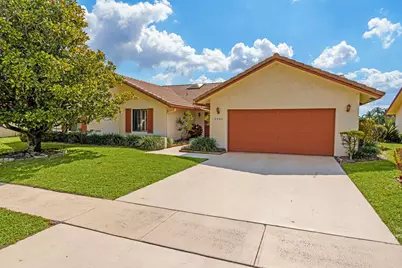 2330 SW 23rd Cranbrook Drive, Boynton Beach, FL 33436 - Photo 2