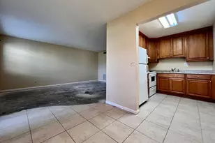 240 Bedford J, West Palm Beach, FL 33417 - Photo 4