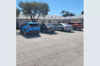 466 Holyoke Lane, Lake Worth, FL 33467 - Photo 2