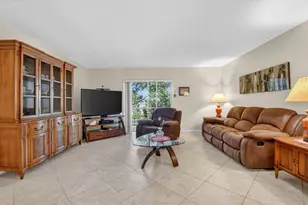 203 Oxford 100, West Palm Beach, FL 33417 - Photo 14