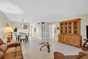 203 Oxford 100, West Palm Beach, FL 33417 - Photo 10