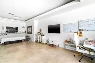 5601 Collins Ave, Miami Beach, FL 33140 - Photo 16