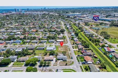 398 W 23rd Street, Riviera Beach, FL 33404 - Photo 12