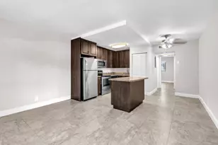 559 NE 44th St, Boca Raton, FL 33431 - Photo 2