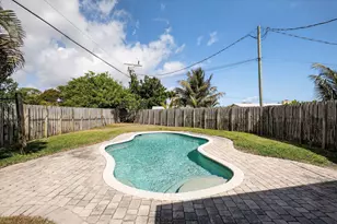 301 SE 3rd St, Deerfield Beach, FL 33441 - Photo 4