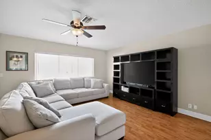 301 SE 3rd St, Deerfield Beach, FL 33441 - Photo 10