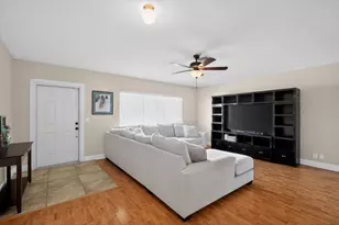 301 SE 3rd St, Deerfield Beach, FL 33441 - Photo 8