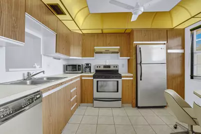 2102 Lucaya Bend #F2, Pompano Beach, FL 33066 - Photo 12