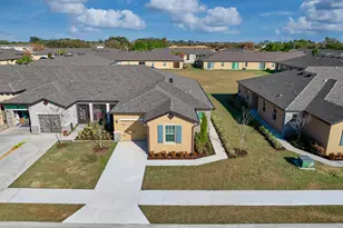 1810 Celebration Dr, Fort Pierce, FL 34947 - Photo 4
