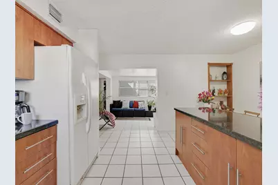 9702 NW 5th Lane #9702, Miami, FL 33172 - Photo 8