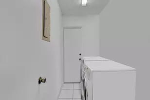 9702 NW 5th Ln, Miami, FL 33172 - Photo 16