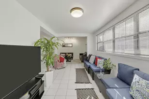 9702 NW 5th Ln, Miami, FL 33172 - Photo 4