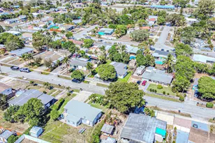 281 NE 46th St, Pompano Beach, FL 33064 - Photo 24