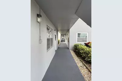 147 Burgundy D, Delray Beach, FL 33484 - Photo 2
