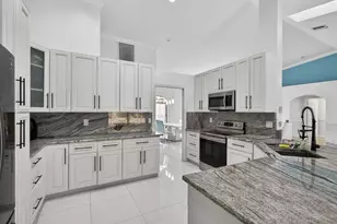 221 Cypress Trce, Royal Palm Beach, FL 33411 - Photo 22