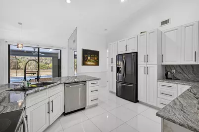 221 Cypress Trace, West Palm Beach, FL 33411 - Photo 24