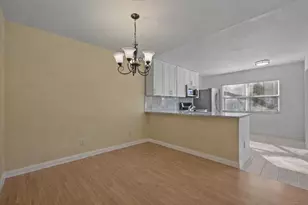 1945 Stratford Way, West Palm Beach, FL 33409 - Photo 8