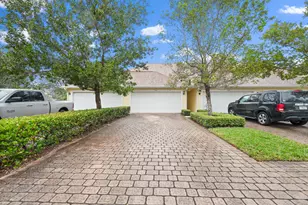 152 Poinciana Dr, Jupiter, FL 33458 - Photo 2