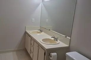 394 Springdale Cir, Palm Springs, FL 33461 - Photo 24