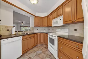 6060 SE Martinique Dr, Stuart, FL 34997 - Photo 6