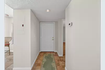 6060 SE Martinique Drive #103, Stuart, FL 34997 - Photo 4