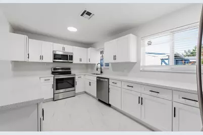 1115 S Seacrest Boulevard, Boynton Beach, FL 33435 - Photo 10