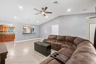 5734 Lincoln Cir E, Lake Worth, FL 33463 - Photo 8