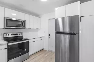 950 NE 23rd Pl, Pompano Beach, FL 33064 - Photo 10