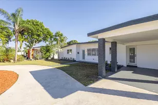 430 E Ilex Dr, Lake Park, FL 33403 - Photo 4