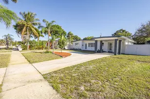 430 E Ilex Dr, West Palm Beach, FL 33403 - Photo 4