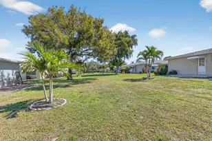 220 High Point Ct E, Delray Beach, FL 33445 - Photo 22
