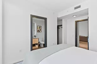 398 NE 5th St, Miami, FL 33132 - Photo 26