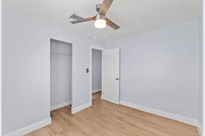 3800 N 10th Avenue N, Palm Springs, FL 33461 - Photo 14