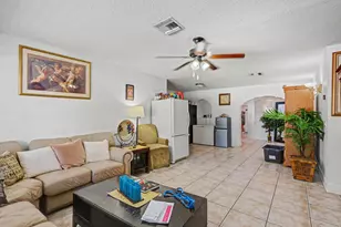 1400 Cardinal Ln, Lantana, FL 33462 - Photo 4