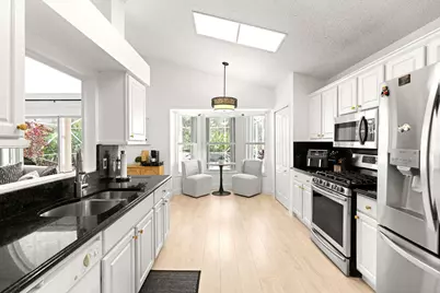 447 Woodview Circle, Palm Beach Gardens, FL 33418 - Photo 16