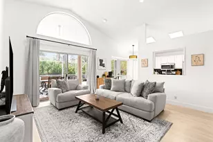 447 Woodview Cir, Palm Beach Gardens, FL 33418 - Photo 2