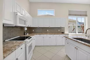 6795 Fairway Lakes Dr, Boynton Beach, FL 33472 - Photo 18