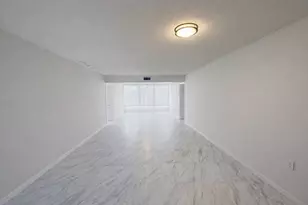 3826 Whitehall Dr, West Palm Beach, FL 33401 - Photo 6